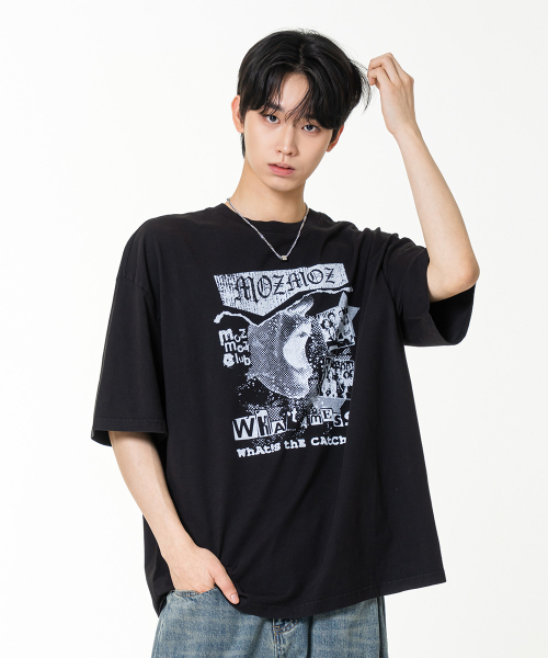 MOZMOZ（モズモズ）の「スクリーンピグメントオーバーサイズ半袖Tシャツブラック（Tシャツ/カットソー・レディース・その他・M/XL/XXL）」の2枚目の写真