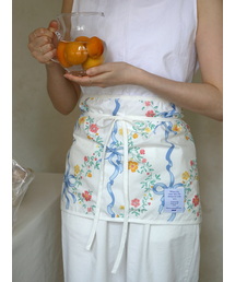 MAISON DE ROOMROOM（メゾンドルームルーム）の「ロマンティックホリデーストリングエプロン（エプロン）」