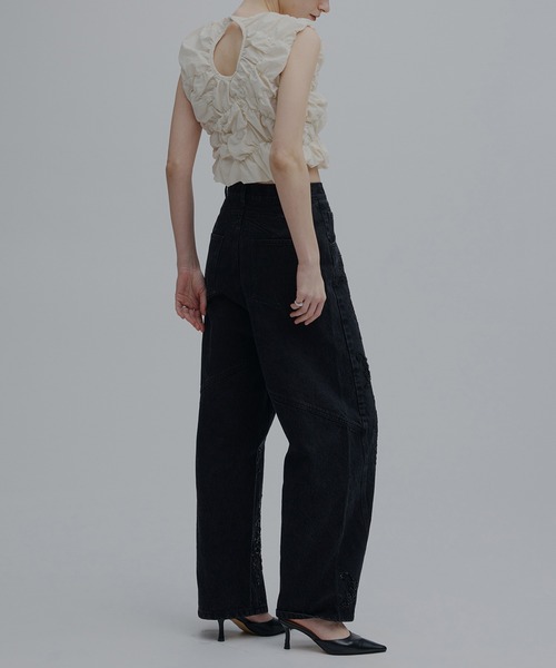 Ameri(アメリ)の「BUMPY GATHER BACK OPEN TOP(シャツ/ブラウス・レディース・サックスブルー/ブラック/アイボリー・MEDIUM/SMALL)」の9枚目の写真