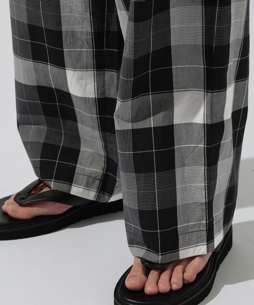 niko and...（ニコアンド）の「チェックブロードパンツ（その他パンツ・メンズ・ブラック/ブラウン/イエロー・MEDIUM/LARGE）」の21枚目の写真