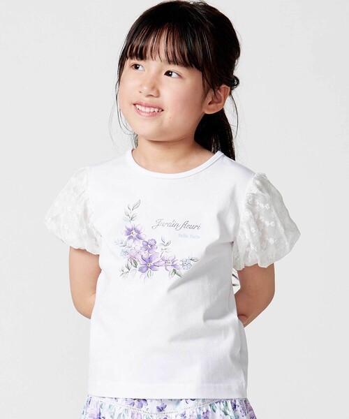 BeBe(ベベ)の「ジャルダンフルーリプリントレースバルーンスリーブ天竺Tシャツ(Tシャツ/カットソー・キッズ・ブルー/ホワイト・120cm/150cm/140cm/130cm/110cm)」の2枚目の写真