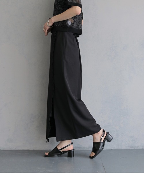 &g'aime(アンジェム)の「【&g'aime 】ラッフルラインスカート Ruffle Line Skirt(スカート・レディース・ブラック/グレー・FREE)」の3枚目の写真
