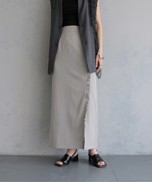 &g'aime(アンジェム)の「【&g'aime 】ラッフルラインスカート Ruffle Line Skirt(スカート・レディース・ブラック/グレー・FREE)」の15枚目の写真