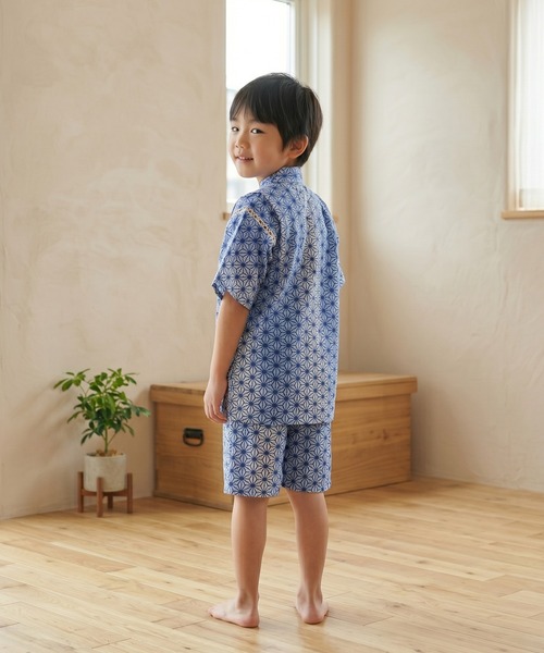 box408(ボックスヨンマルハチ)の「甚平 キッズ 男の子 上下セット 日本製生地 綿100% 子供(浴衣・キッズ・A/B/G/I/H/J/C/D/E/F/K/L/S/P/T/R/M/O/N/Q・100cm/110cm/120cm/130cm)」の1枚目の写真