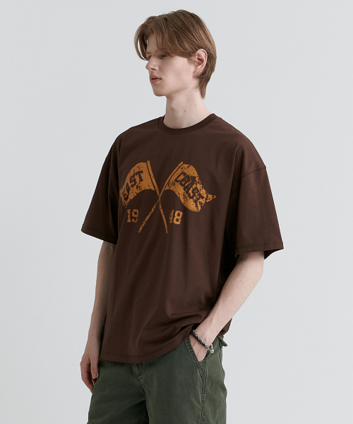 MAGOODGAN(メックウッドガン)の「スウェッグバー3598イーストコーストオーバーサイズブラウン半袖Tシャツ(Tシャツ/カットソー・レディース・その他・SMALL/MEDIUM/LARGE/X-LARGE)」の2枚目の写真