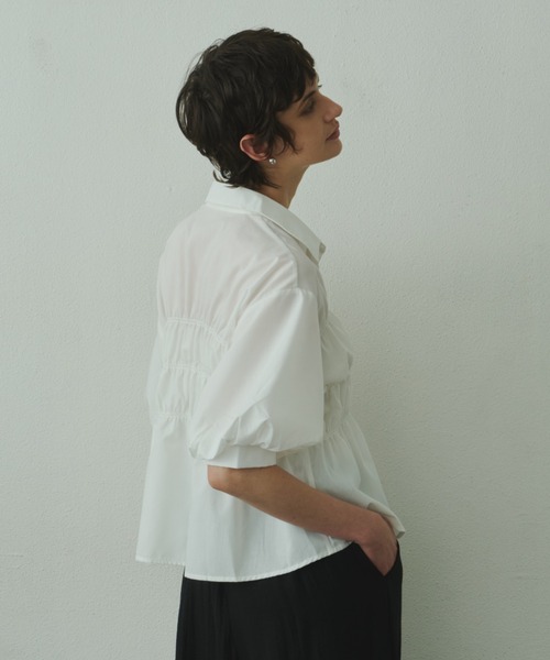 Plumel(プルメル)の「Volume Half Sleeve Shirring Shirt / ボリュームハーフスリーブシャーリングシャツ(シャツ/ブラウス・レディース・サックスブルー/オフホワイト・MEDIUM)」の13枚目の写真
