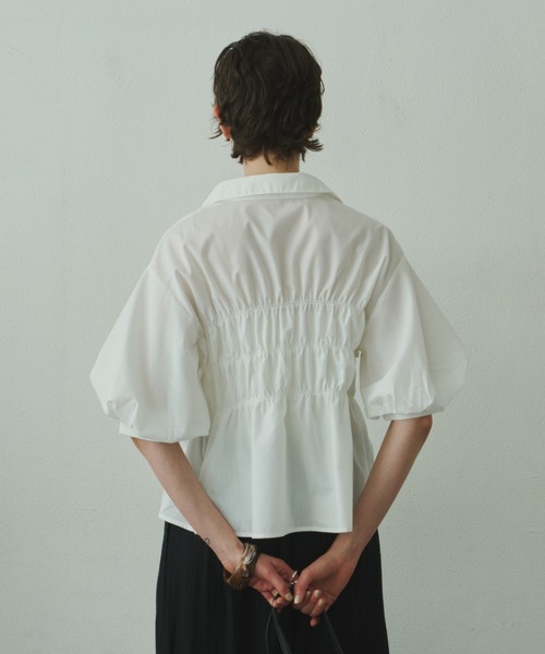 Plumel(プルメル)の「Volume Half Sleeve Shirring Shirt / ボリュームハーフスリーブシャーリングシャツ(シャツ/ブラウス・レディース・サックスブルー/オフホワイト・MEDIUM)」の14枚目の写真