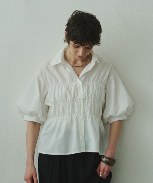 Plumel(プルメル)の「Volume Half Sleeve Shirring Shirt / ボリュームハーフスリーブシャーリングシャツ(シャツ/ブラウス・レディース・サックスブルー/オフホワイト・MEDIUM)」の5枚目の写真