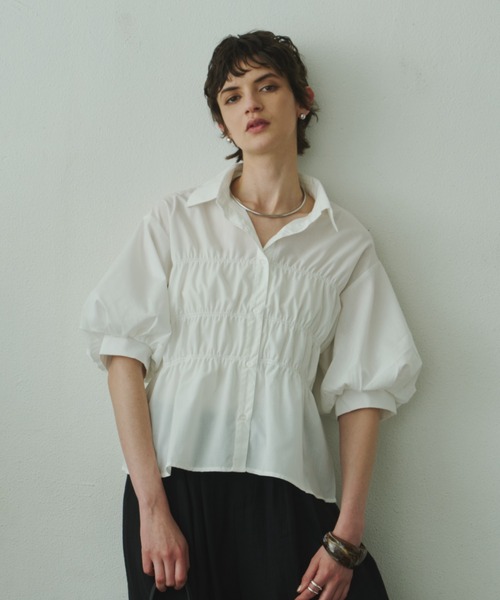 Plumel(プルメル)の「Volume Half Sleeve Shirring Shirt / ボリュームハーフスリーブシャーリングシャツ(シャツ/ブラウス・レディース・サックスブルー/オフホワイト・MEDIUM)」の3枚目の写真