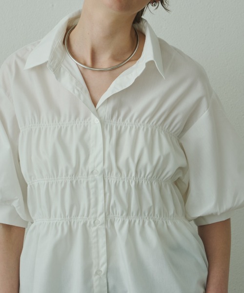 Plumel(プルメル)の「Volume Half Sleeve Shirring Shirt / ボリュームハーフスリーブシャーリングシャツ(シャツ/ブラウス・レディース・サックスブルー/オフホワイト・MEDIUM)」の15枚目の写真