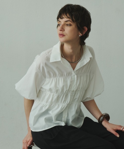 Plumel(プルメル)の「Volume Half Sleeve Shirring Shirt / ボリュームハーフスリーブシャーリングシャツ(シャツ/ブラウス・レディース・サックスブルー/オフホワイト・MEDIUM)」の10枚目の写真