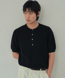 WEDNESDAY OASIS（ウェンズデーオアシス）の「ウォッシャブルミニマルヘンリーネックハーフニット_BLACK(WC26KN46)（ニット/セーター）」