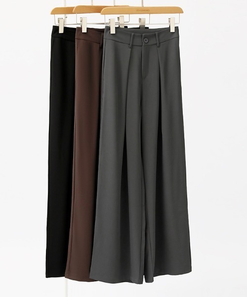 COCOMOMO(ココモモ)の「オンオフ主役の洗練ライン。 タックワイドスラックスパンツ タックパンツ ワイドパンツ ハイウエスト ワイド ストレート パンツ きれいめ オフィス オフィスカジュアル(その他パンツ・レディース・ブラック/ブラウン/ダークグレー・L/M/S)」の4枚目の写真