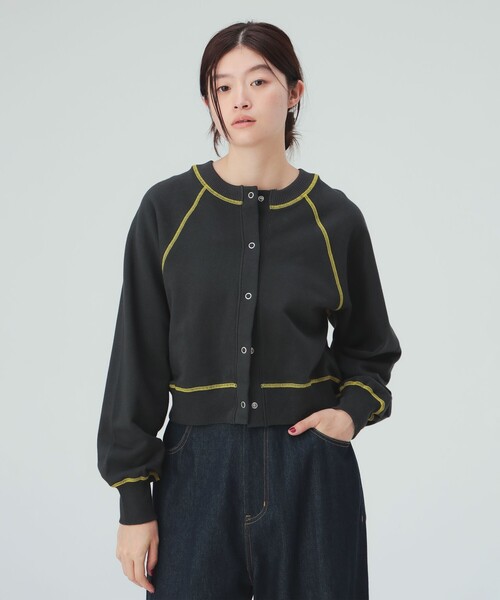 BEAMS HEART(ビームスハート)の「配色 ステッチ スウェット カーディガン(カーディガン/ボレロ・レディース・チャコールグレー/レッド/グレー・FREE)」の6枚目の写真