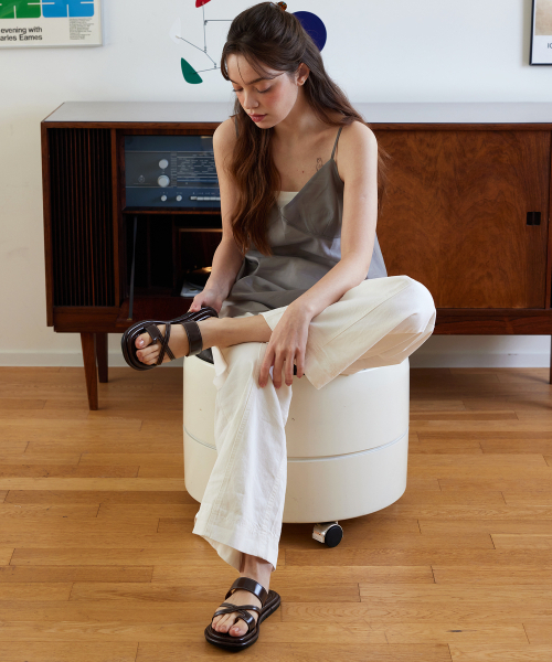 CESTI(セスティ)の「ラウンドトクッショニングフリップフロップ (ブラウン)(サンダル・レディース・その他・23cm/23.5cm/24cm/24.5cm/25cm/22.5cm)」の4枚目の写真