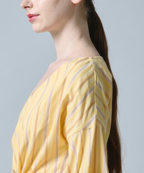 DOUBLE STANDARD CLOTHING(ダブルスタンダードクロージング)の「カシュクールボリュームスリーブブラウス(シャツ/ブラウス・レディース・イエロー・38/36)」の10枚目の写真