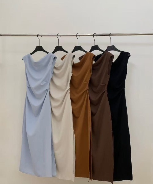 YUGA(ユーガ)の「YUGA_YGMC Korean-style French sleeve, slit, I-line dress(ワンピース・レディース・ライトブルー/オフホワイト/ブラウン/ブラック・FREE)」の2枚目の写真