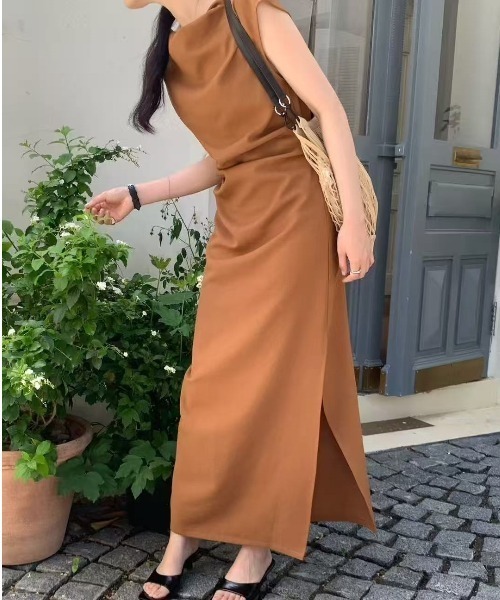 YUGA(ユーガ)の「YUGA_YGMC Korean-style French sleeve, slit, I-line dress(ワンピース・レディース・ライトブルー/オフホワイト/ブラウン/ブラック・FREE)」の6枚目の写真