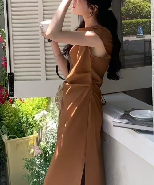 YUGA(ユーガ)の「YUGA_YGMC Korean-style French sleeve, slit, I-line dress(ワンピース・レディース・ライトブルー/オフホワイト/ブラウン/ブラック・FREE)」の12枚目の写真