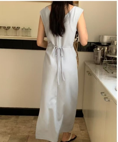 YUGA(ユーガ)の「YUGA_YGMC Korean-style French sleeve, slit, I-line dress(ワンピース・レディース・ライトブルー/オフホワイト/ブラウン/ブラック・FREE)」の15枚目の写真