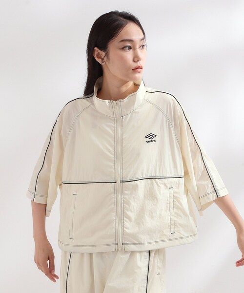 UMBRO(アンブロ)の「◆【umbro/アンブロ】シアーナイロン5分袖ZIPアップブルゾン(ブルゾン・レディース・ブラック/アイボリー・99)」の5枚目の写真
