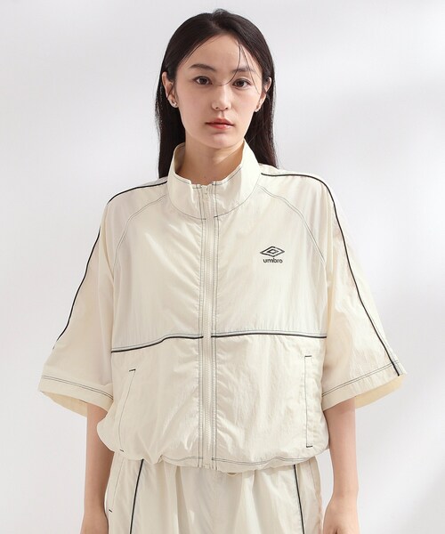 UMBRO(アンブロ)の「◆【umbro/アンブロ】シアーナイロン5分袖ZIPアップブルゾン(ブルゾン・レディース・ブラック/アイボリー・99)」の13枚目の写真
