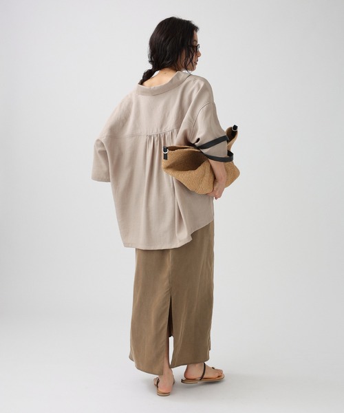 BABYLONE(バビロン)の「【接触冷感・防シワ】スキッパー五分袖シャツ(シャツ/ブラウス・レディース・ベージュ/ブラック/ネイビー・フリー)」の17枚目の写真