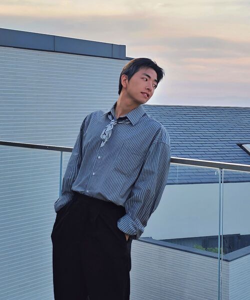HYOJI(ヒョージ)の「26 SS セミクロップライトウェイトストライプシャツ (5カラー)(シャツ/ブラウス・メンズ・ネイビー/ホワイト/スカイブルー/チャコール/ブラック・S/XL/L/M)」の11枚目の写真
