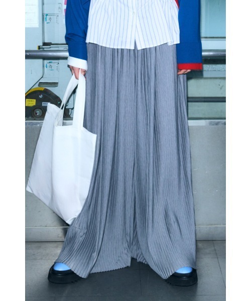 ENFOLD(エンフォルド)の「PLEATS RELAX WIDE-PANTS(その他パンツ・レディース・ブラック/杢グレー・38/36)」の3枚目の写真