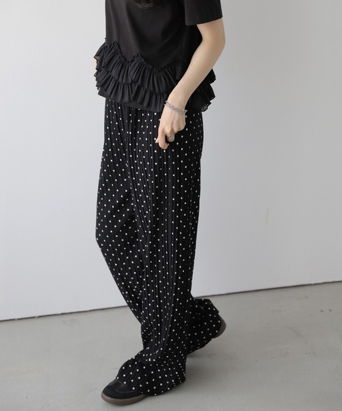 AMELY(エミリー)の「総柄プリーツパンツ(その他パンツ・レディース・ホワイト系その他/ネイビー系/ブラック系その他/ブラック/アイボリー・M/L)」の20枚目の写真