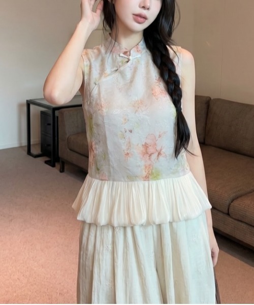 LUCPY(ラクピー)の「水彩プリントチャイナネックペプラムノースリーブブラウス(シャツ/ブラウス・レディース・スモークピンク/ピンク/アイボリー/カーキ・FREE)」の2枚目の写真