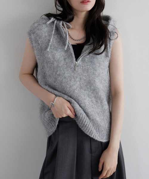 AMUU. PRECIEUSE（アムープレシューズ）の「モヘアジップフードベスト（ベスト・レディース・オフホワイト/ブラック/グレー・FREE）」の16枚目の写真