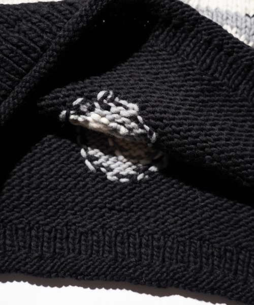 THRIFTY LOOK(スリフティールック)の「THRIFTY LOOK / スリフティールック HAND KNIT ROLLNECK SWEATER ハンドニット ロールネックセーター(ニット/セーター・メンズ・ネイビー/ブラック系/ホワイト/ブラック・ONE SIZE)」の17枚目の写真