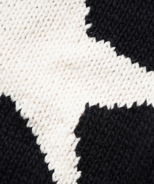 THRIFTY LOOK(スリフティールック)の「THRIFTY LOOK / スリフティールック HAND KNIT ROLLNECK SWEATER ハンドニット ロールネックセーター(ニット/セーター・メンズ・ネイビー/ブラック系/ホワイト/ブラック・ONE SIZE)」の22枚目の写真