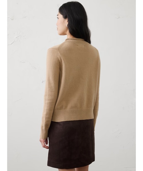 BANANA REPUBLIC FACTORY STORE(バナナリパブリック ファクトリーストア)の「BANANA REPUBLIC FACTORY STORE Perfectly Soft ロールモックネックセーター(ニット/セーター・レディース・ブラック/ホワイト/キャメル/レッド系その他・M/L/XS/S)」の7枚目の写真