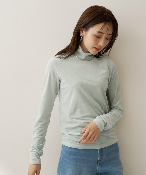 UNTITLED(アンタイトル)の「【重ね着レイヤード】シアーベロアハイネックトップス(Tシャツ/カットソー・レディース・オフホワイト/ブラック/ライトグレー系9/グリーン系・04/44/48/02/00)」の4枚目の写真