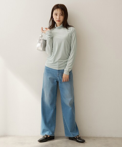 UNTITLED(アンタイトル)の「【重ね着レイヤード】シアーベロアハイネックトップス(Tシャツ/カットソー・レディース・オフホワイト/ブラック/ライトグレー系9/グリーン系・04/44/48/02/00)」の19枚目の写真