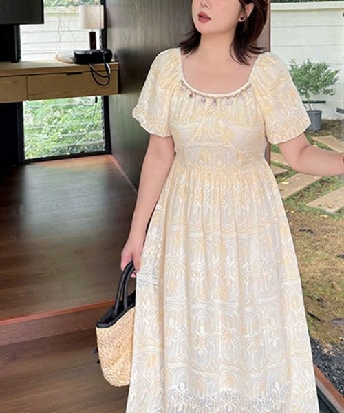 GOLDJAPAN(ゴールドジャパン)の「ボタニカル刺繍ワンピース【大きいサイズ対応】(ワンピース・レディース・ピンク/ブルー/イエロー・4L/3L/5L)」の3枚目の写真