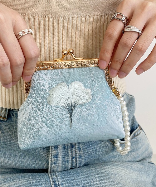 LA VORAGINE（ラ ヴォラジネ）の「フラワー 刺繍 がま口 マルチポーチ（メッセンジャーバッグ・レディース・ブルー/アイボリー・FREE）」の20枚目の写真