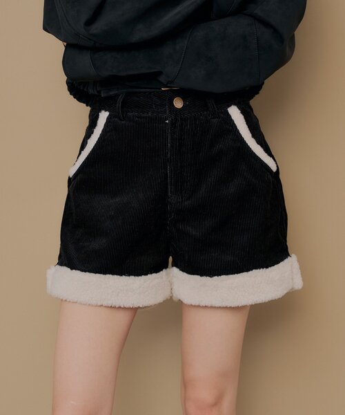Chico（チコ）の「ボアコーデュロイショートパンツ（その他パンツ・レディース・ブラック/ベージュ/ブラウン・SMALL/MEDIUM）」の2枚目の写真