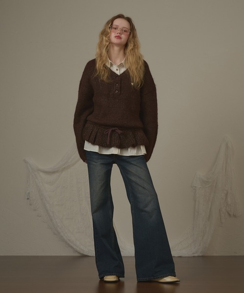 hazyl（ヘイジル）の「wide leg low rise pants/刺繍ワイドレッグローライズパンツ（デニムパンツ・レディース・ブラウン系その他/ブルー・SMALL/MEDIUM）」の16枚目の写真