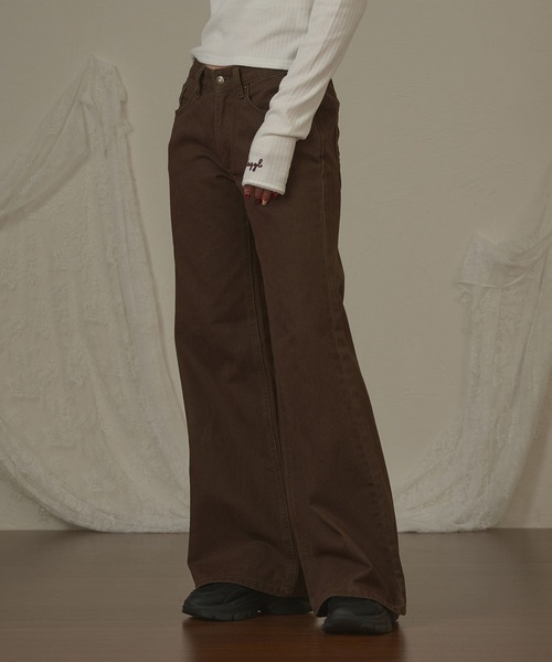 hazyl（ヘイジル）の「wide leg low rise pants/刺繍ワイドレッグローライズパンツ（デニムパンツ・レディース・ブラウン系その他/ブルー・SMALL/MEDIUM）」の20枚目の写真