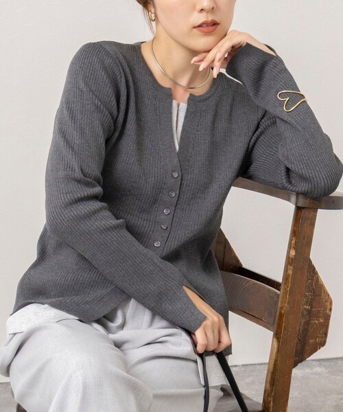 NOLLEY’S（ノーリーズ）の「【TORRAZZO DONNA/トラッゾドンナ】Layered V-Neck Top（ニット/セーター・レディース・ブラック/レッド/グレー系その他・38）」の3枚目の写真