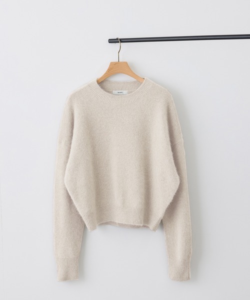 ROPE'(ロペ)の「フォックスカシミヤクルーネックニット(ニット/セーター・レディース・ベージュ/ピンク/サックスブルー/ブラウン/ネイビー・38)」の2枚目の写真