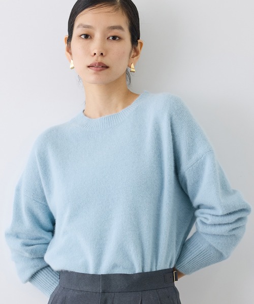 ROPE'(ロペ)の「フォックスカシミヤクルーネックニット(ニット/セーター・レディース・ベージュ/ピンク/サックスブルー/ブラウン/ネイビー・38)」の4枚目の写真