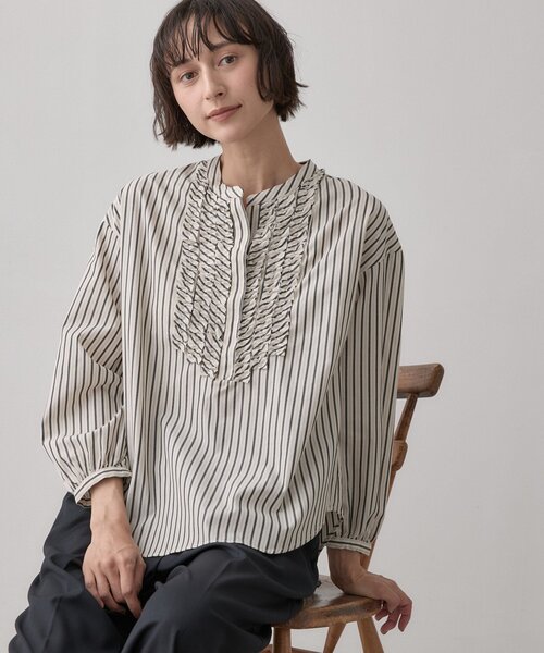 Dessin(デッサン)の「【洗える/7色展開/XS-L】フロントフリルブラウス(シャツ/ブラウス・レディース・ライトブルー/ブラック系その他3/ライトイエロー系/ブルー系7/ピンク/ホワイト系3/ブラウン系その他・01/03/00/02)」の3枚目の写真
