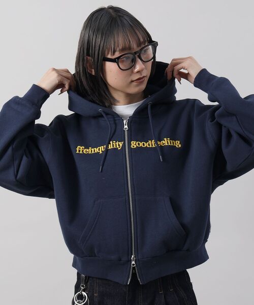 FFEIN(フェイン)の「【FFEIN(フェイン)】センター3D刺繍立体フードショート丈ZIPパーカー / レディース パーカー 裏起毛 ヘビーウエイト フーディ ダブルジップ 【短丈】(パーカー・レディース・ネイビー/ブラック/ホワイト/アッシュグレー・FREE)」の1枚目の写真