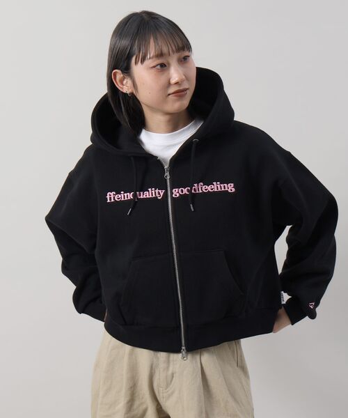 FFEIN(フェイン)の「【FFEIN(フェイン)】センター3D刺繍立体フードショート丈ZIPパーカー / レディース パーカー 裏起毛 ヘビーウエイト フーディ ダブルジップ 【短丈】(パーカー・レディース・ネイビー/ブラック/ホワイト/アッシュグレー・FREE)」の6枚目の写真