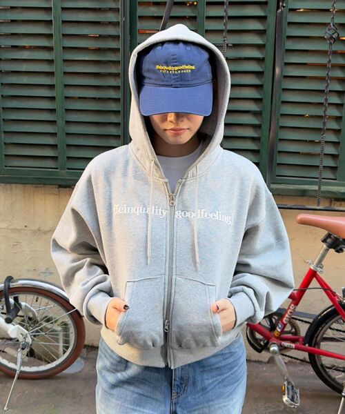 FFEIN(フェイン)の「【FFEIN(フェイン)】センター3D刺繍立体フードショート丈ZIPパーカー / レディース パーカー 裏起毛 ヘビーウエイト フーディ ダブルジップ 【短丈】(パーカー・レディース・ネイビー/ブラック/ホワイト/アッシュグレー・FREE)」の8枚目の写真