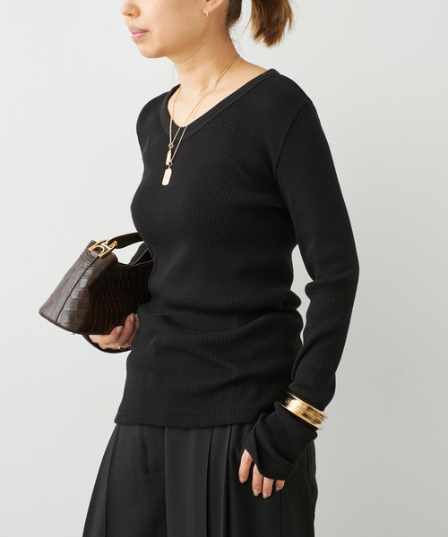 Deuxieme Classe(ドゥーズィエムクラス)の「Co/Ca Rib Vネック Tシャツ(Tシャツ/カットソー・レディース・ネイビー/ブラウン/ブラック・FREE)」の7枚目の写真